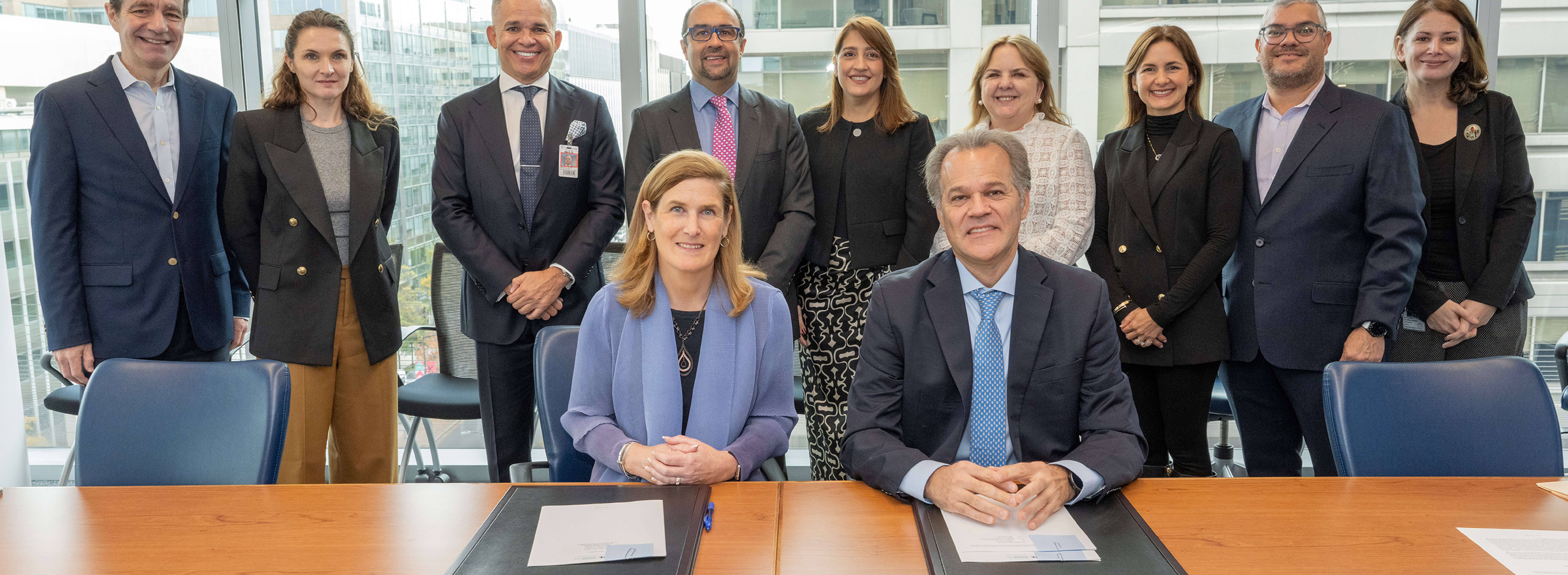 Firmamos un acuerdo histórico con la IFC para beneficiar a miles de hogares colombianos a través de Brilla